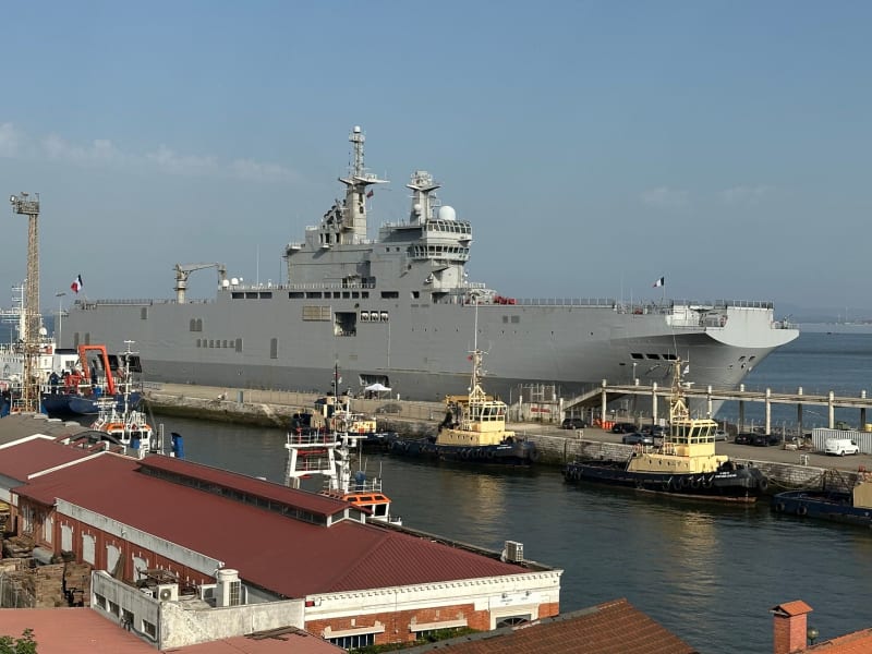 Escalation in the Gulf: U.S. Strikes Iranian Targets Amidst Third Day of Hormuz Hostilities
