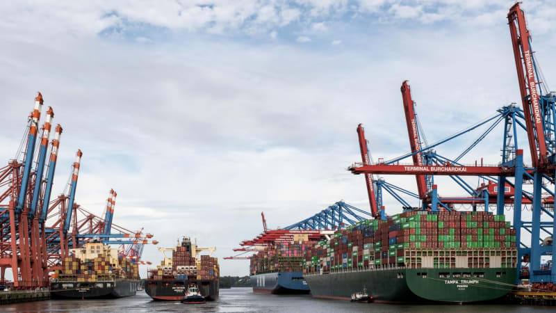 Global Supply Chains Brace for Impact: Retailers Scramble to Outrun Impending Trump Tariffs