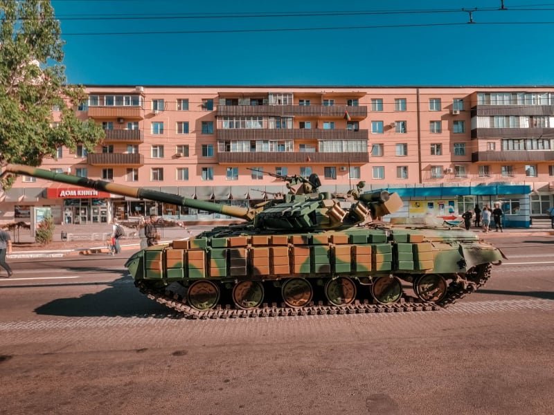 Kremlin Prioritizes Ukraine Offensive Amidst Mounting Domestic Fuel Crisis and Public Discontent