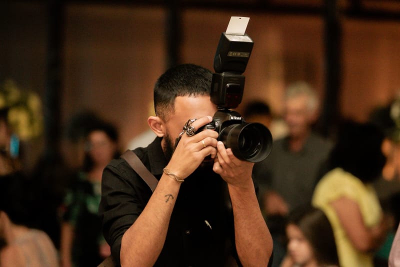 Unflinching Lenses: The Pulitzer-Winning Photojournalism That Defined a Year of Crisis
