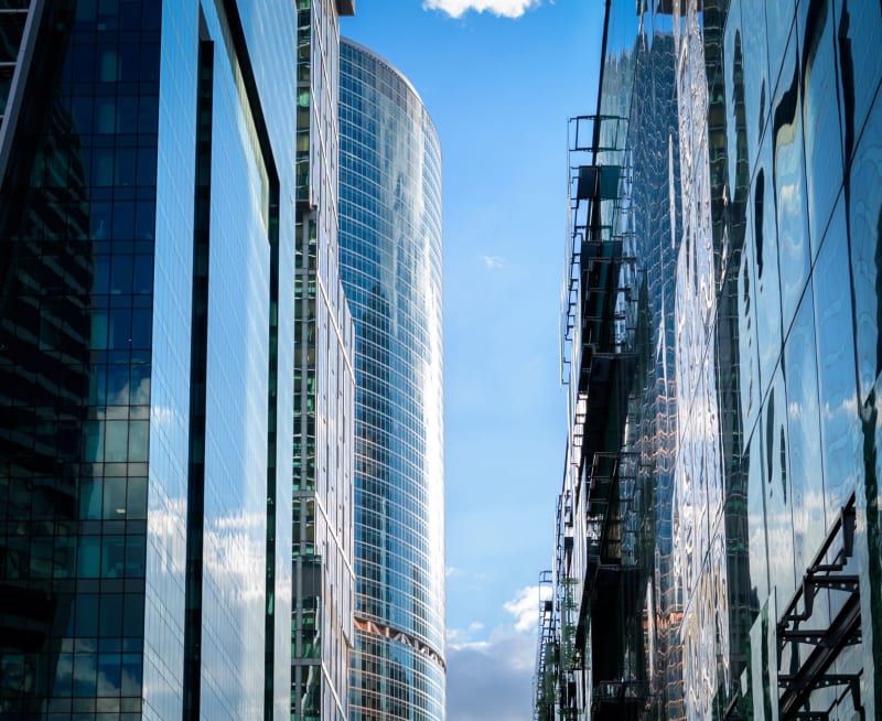 Tech Titans' Trillion-Dollar Debt: Unpacking the Hidden Financial Leverage of Silicon Valley's Elite