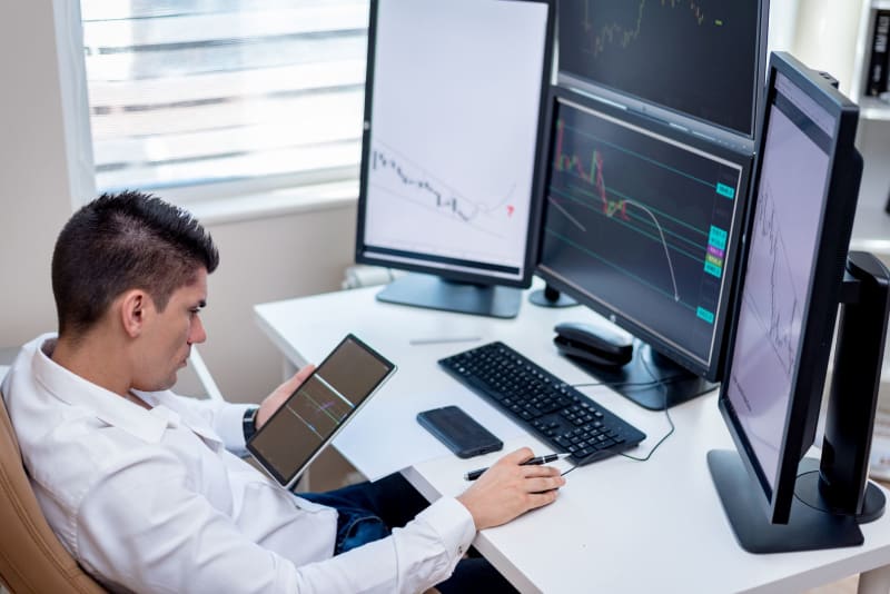 IBM's Historic 25% Stock Plunge: Unpacking the Catastrophic Q3 Earnings Miss and Future Implications