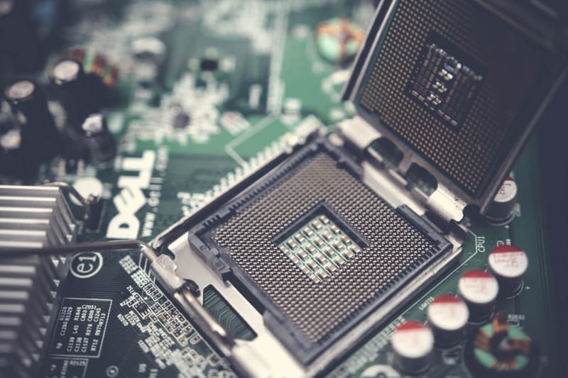 Revolutionary Light-Based Chip Unlocks Sustainable Future for Power-Hungry AI