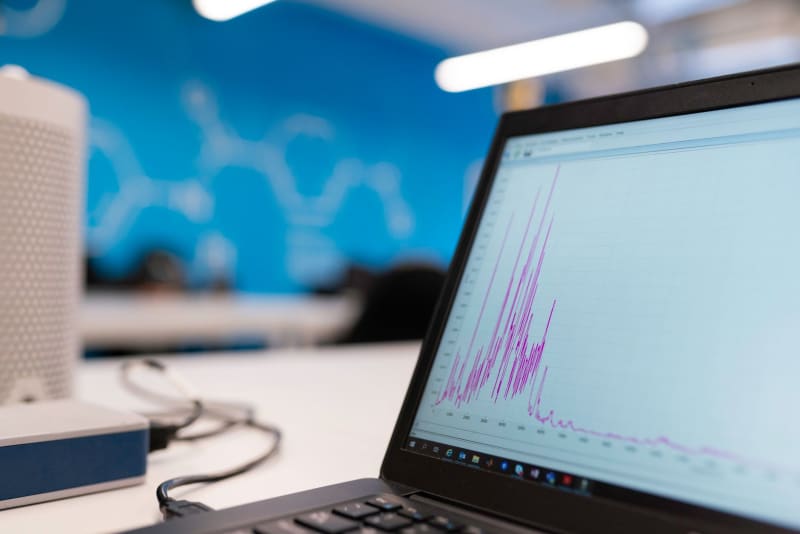 Global Capital Floods AI Biotech Sector as Machine Learning Slashes Drug Discovery Timelines by Seventy Percent