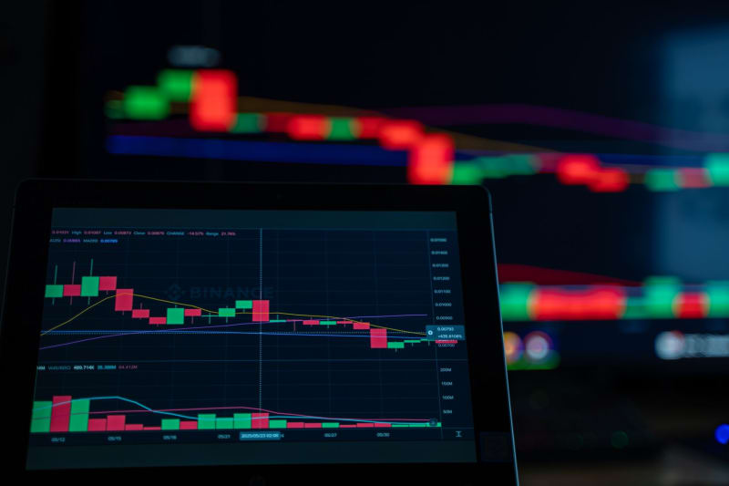 Federal Reserve's Beige Book Reveals Economic Growth Amidst Easing Inflationary Pressures