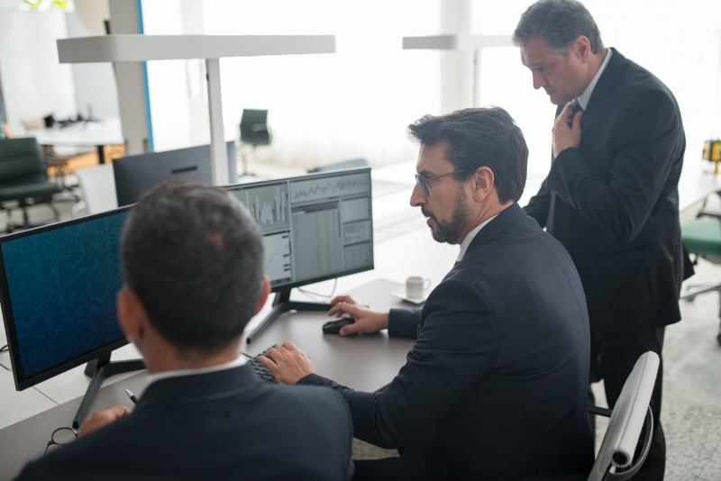 Navigating Market Volatility: Key Economic Indicators Signal Shifting Investment Landscapes