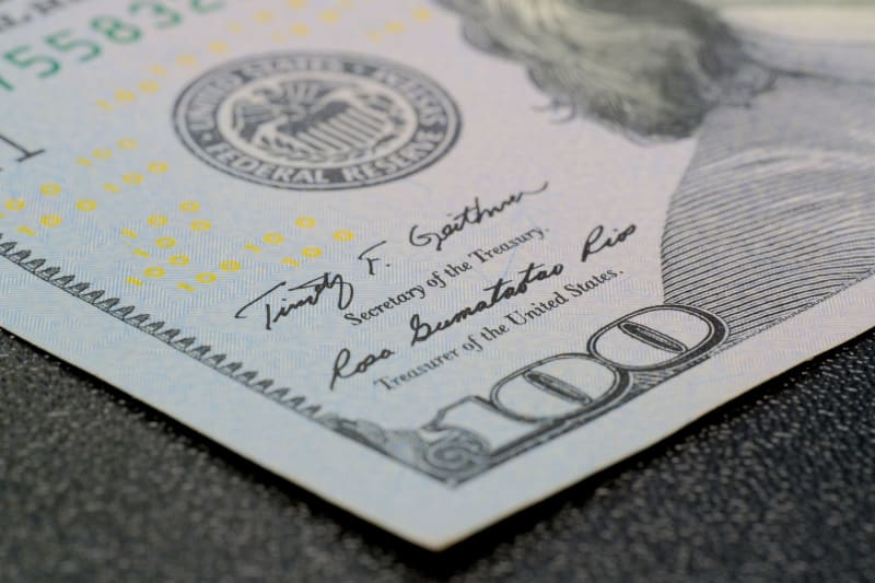 Federal Reserve's Hawkish Stance Plunges US Stocks Amidst Looming Rate Hike Fears