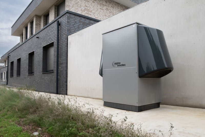 Revolutionary AI Model Achieves Unprecedented Efficiency: 100x Energy Reduction, Enhanced Accuracy