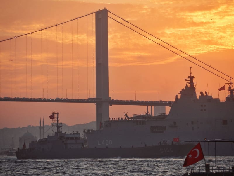 Trump's Escalation Threat: A Dangerous 'One-for-One' Retaliation Policy Against Iran's Strait of Hormuz Aggression