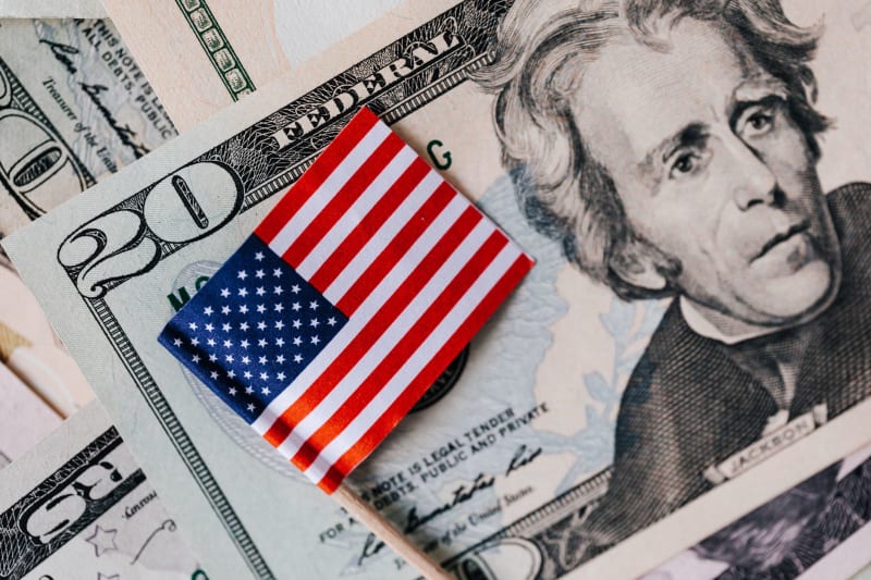 Federal Reserve Defies Political Pressure, Holds Rates Steady Amidst Economic Uncertainty