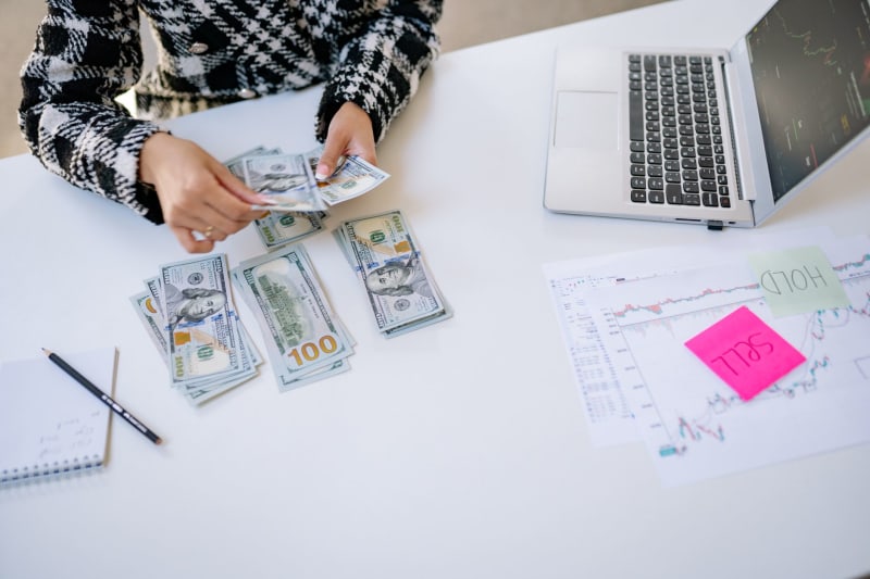 Amazon's AI Ambitions Fuel AWS Growth, But Rapid Investment Erases Free Cash Flow