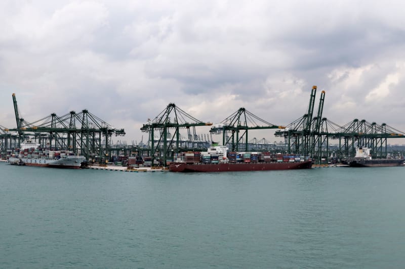 Inflationary Pressures and Trade Deficits Stifle US GDP Growth, Raising Economic Concerns