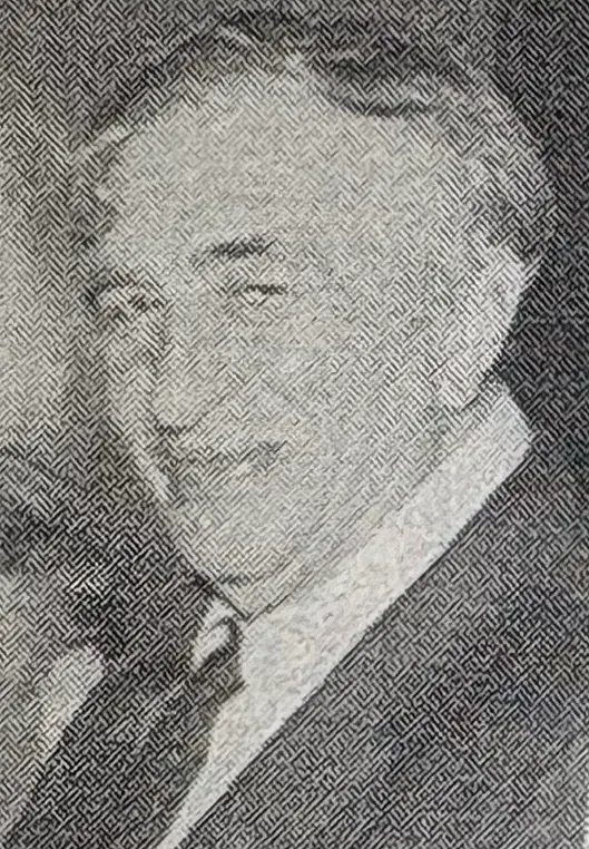 Gordon Simonds*