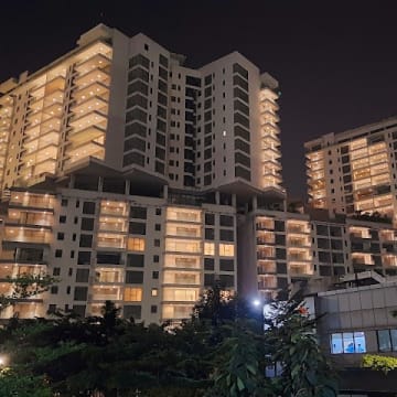 Embassy Lake Terraces — Photo via Google Maps
