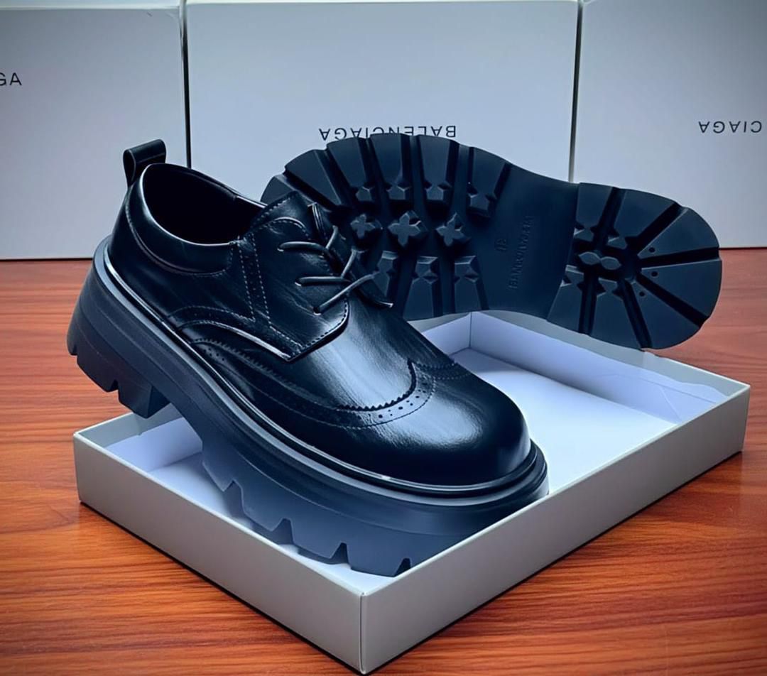 *ORIGINAL BALENCIAGA CORPORATE SHOE (BEST QUALITY)