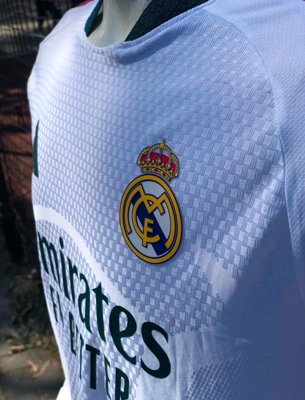 CAMISETA VERSION JUGADOR REAL MADRID 2027 3