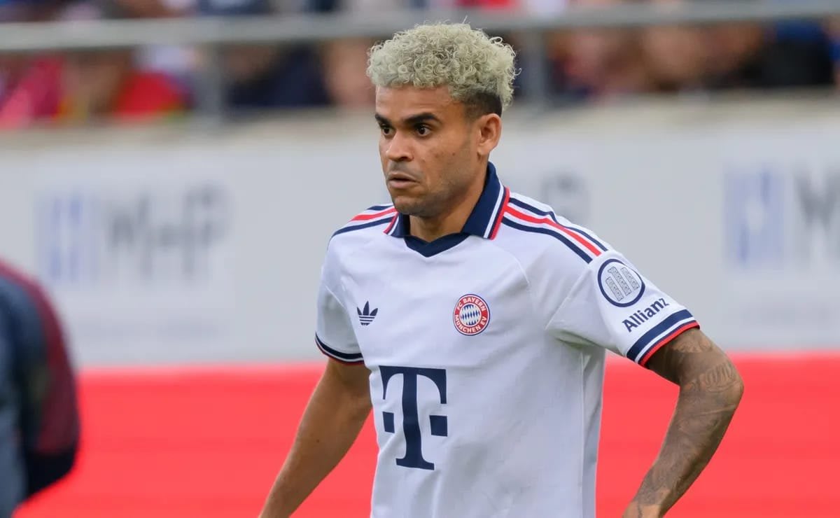 NUEVA CAMISETA BAYERN 2026/2027LUIS DÍAS 3