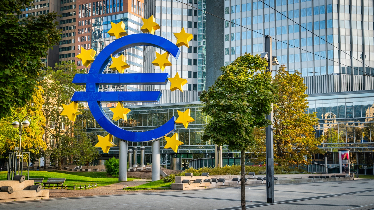 ETF EZU: як одним фондом інвестують у великі компанії єврозони