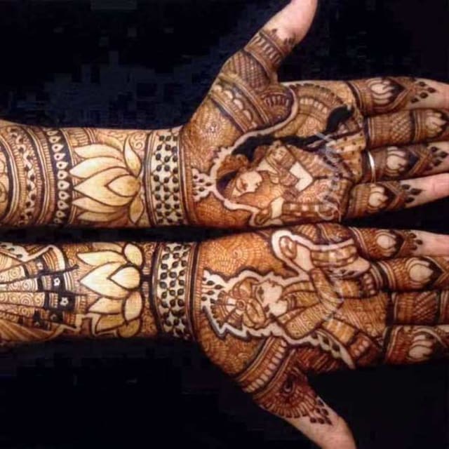 Ornate bridal mehendi design