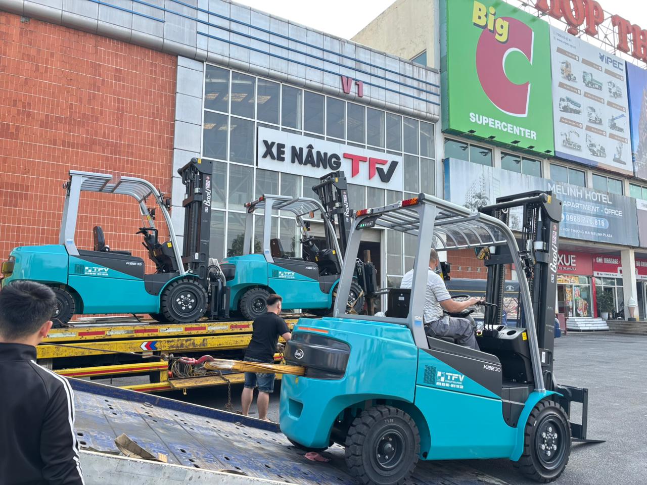 Bàn giao lô xe nâng điện mới KION Baoli KBE tại kho TFV