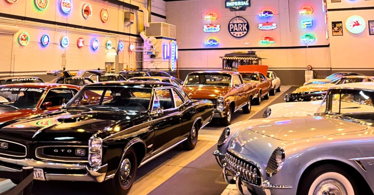 Chicago’s Coolest Cars Are up For Auction - City Cast Chicago