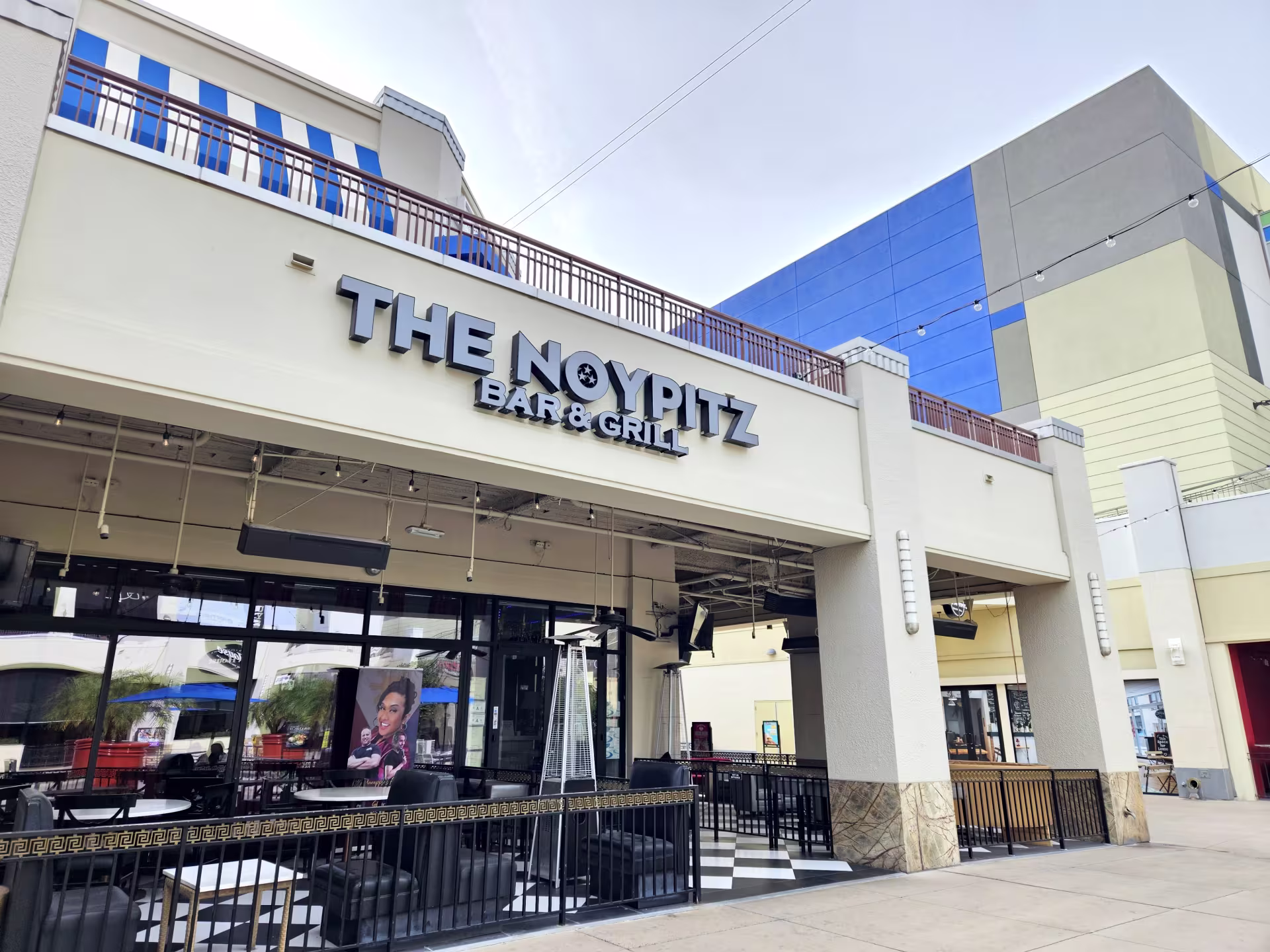 The exterior of The Noypitz at Town Square.