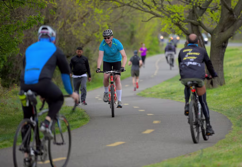 Bikers on the Mount Vernon Trail. (The Washington Post/Getty Images)