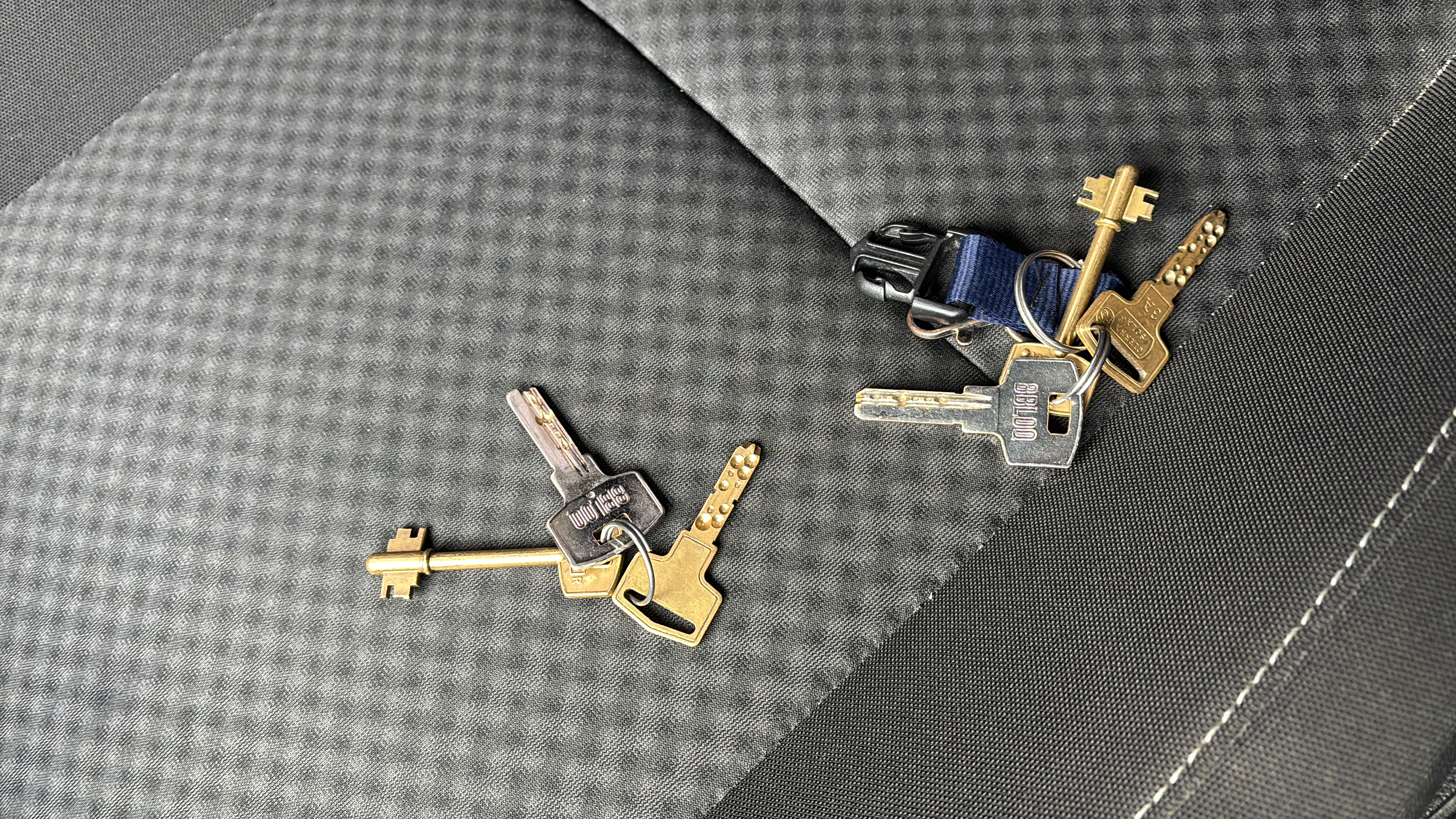 7BD1F304-97F9-438B-9709-FC04F9AD5B52