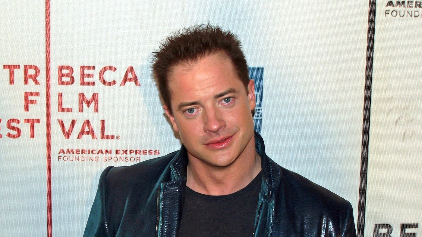 Brendan Fraser posa para fotos em festival de cinema