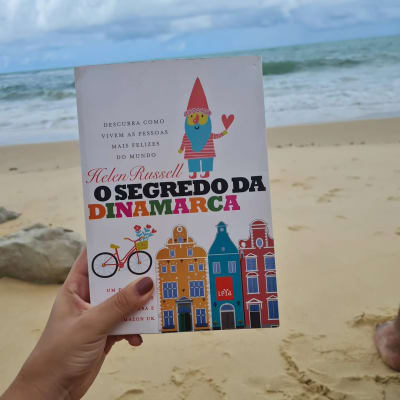 O Segredo da Dinamarca é um livro escrito pela jornalista inglesa Helen Russell, publicado em 2016 pela editora LeYa. A autora decidiu se…