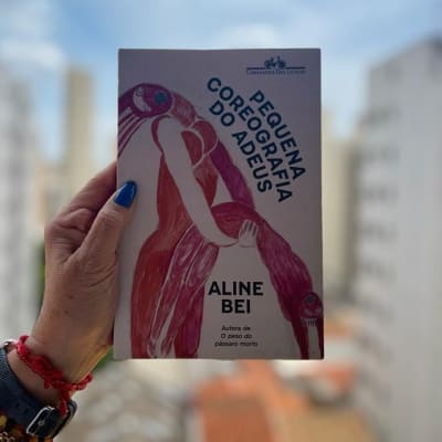 Mais uma vez Aline Bei aparecendo nesse perfil! Não consigo nem descrever a emoção que senti ao ler esse livro, a escrita é tão poética e…