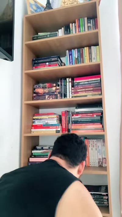 Dia de organizar a estante de livros #livros #instalivros #meuhobbie #livrosemaislivros #estantedelivros