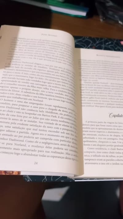 #bookstagrambrasil #leitura #amolivros #estantedelivros #instalivros leitores viciadosemlivrosLer é uma experiência que envolve todos os…