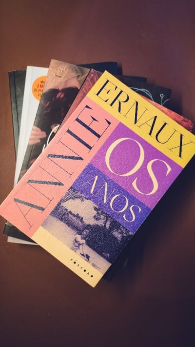 5 livros arrebatadores que prendem a atenção logo nas primeiras páginas! Já leu algum desses?