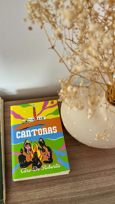 no ano passado eu comecei a indicar livros no meu tiktok, só pra ter com quem trocar as mil coisas que se passam na minha cabeça e no…