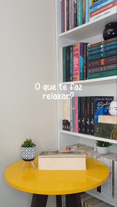 Meu momento de paz começa quando o celular fica de lado e um livro ocupa o lugar dele. O resto do mundo pode esperar por algumas…