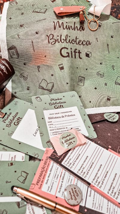 ✨️ KIT INFLUENCIADOR PRÉ-BIENAL THE GIFT BOX ✨️ Chegou por aqui o kit pré-Bienal para influenciadores da editora The Gift Box! EU AMEI ♥️…
