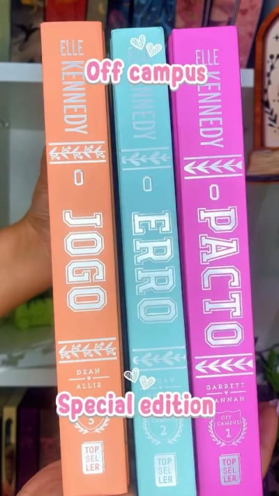 Concordamos todos que estas são das edições mais lindaaaaas de sempre , certo ? 🥰 Quero tooodos 💞 . . . . . 🏷️ #bookstagram #offcampus…