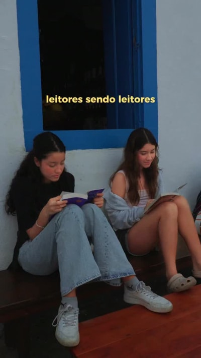 leitores sendo leitores em Paraty 📚♥️✨ #leitores #livros #flip #paraty