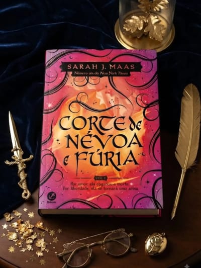 Resenha: CORTE DE NÉVOA E FÚRIA Se Corte de Espinhos e Rosas abriu a porta para um universo completamente novo para mim, Corte de Névoa e…
