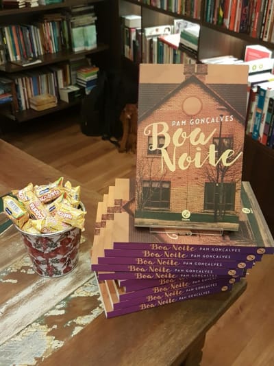 10 anos de “Boa Noite”, 10 anos da minha primeira @bienaldolivrosp como autora e 10 anos que tive o livro mais vendido do estande da…