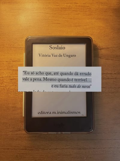 Soslaio, de Vitória Vaz de Ungaro @viviungaro_ 💛🦋 Quando li “Soslaio”, eu entendi, completamente, como as palavras podem transmitir…