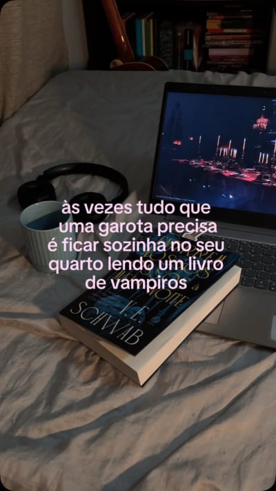 e com playlist temática pra acompanhar a leitura! . . . #livros #bookstagram #vampiros #recomendaçãodelivro #girlythings | enterrem nossos…