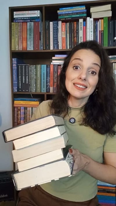 5 livros para você evitar spoilers a todo custo! Mas caso, já tenha pegado spoiler de algum, leia do mesmo jeito! São livros que vão te…