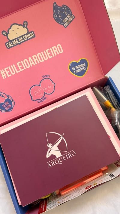 Unboxing mais que especial comemorando os 15 anos da editora arqueiro! ✨ #reels #parceiroarqueiro2026 #livros #bookstagram #igliterario