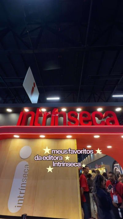 meus favoritos no estande da @intrinseca 💜 #bienaldolivrosp #bienaldolivro #booktokbrasil