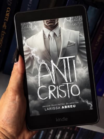 📖 Anti Cristo — Larissa Abreu Depois de tudo o que aconteceu em Judas, a história de Jezebel e Daemon está longe de chegar ao fim. 🖤 Em…