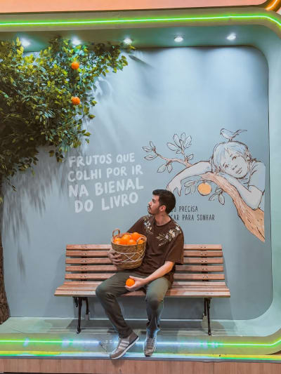 ✨ A @bienaldolivrosp acabou, mas não posso deixar de agradecer por ter me esbarrado em algumas pessoas incríveis: - Amei todos os dias a…