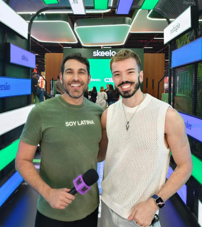 Mais uma Bienal do Livro emocionante! Amei cada momento 🩵 Agradecimento especial à minha amiga @livrariaemcasa que me leva pra viver…