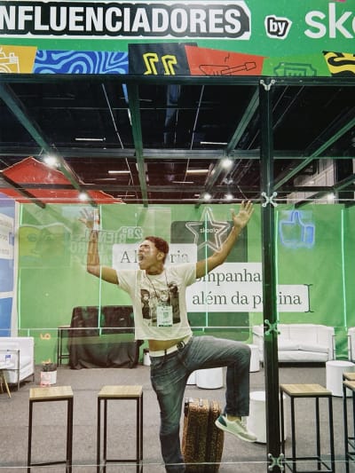 Aqui está um texto para bie…(mentira, essa merdinha que você vai ler saiu da minha cabeça) A BIENAL foi uma da experiências mais DOIDAAAS…